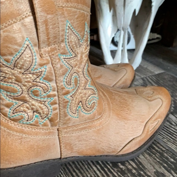 Ladies Cowboy Bootie - Picture 4 of 5